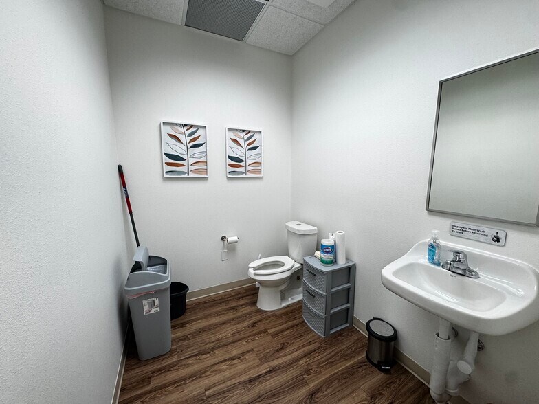 More Photos Of 4691-4695 Old Canoe Creek Rd, Saint Cloud Medical For Lease