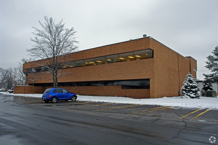 Primary Photo Of 16800 W Twelve Mile Rd, Southfield Medical For Lease