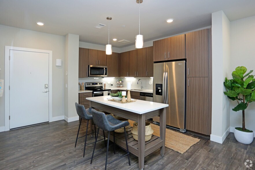 More Photos Of 115 wilcox St, Castle Rock Apartments For Lease