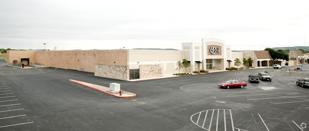 More Photos Of 200 Sidney Baker St S, Kerrville Unknown For Lease