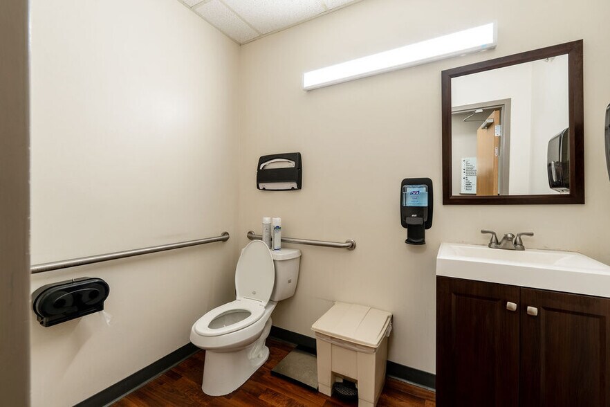 More Photos Of 149 Piper Ln, Georgetown Industrial For Sale