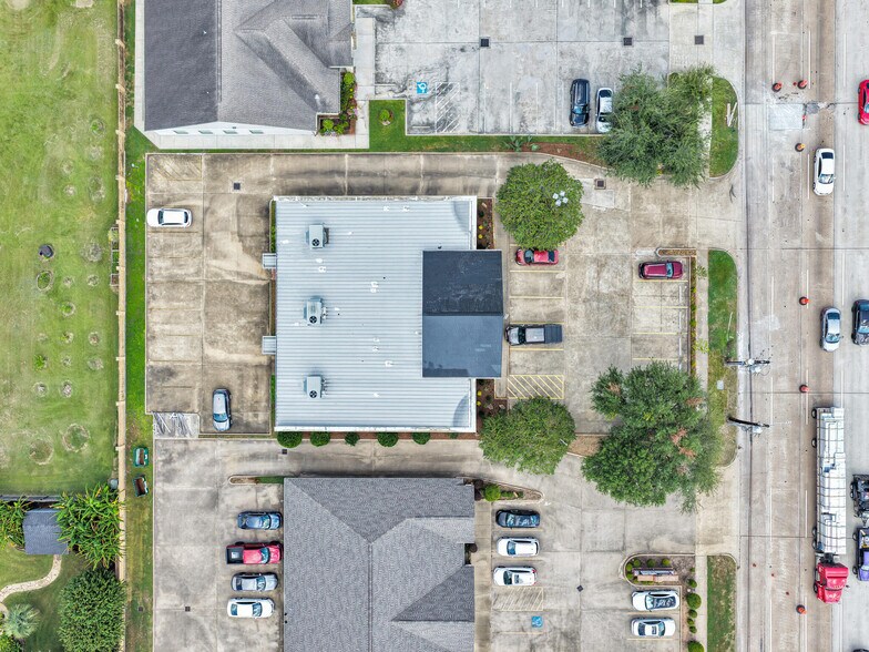 More Photos Of 6429 Fairmont Pky, Pasadena Office For Sale