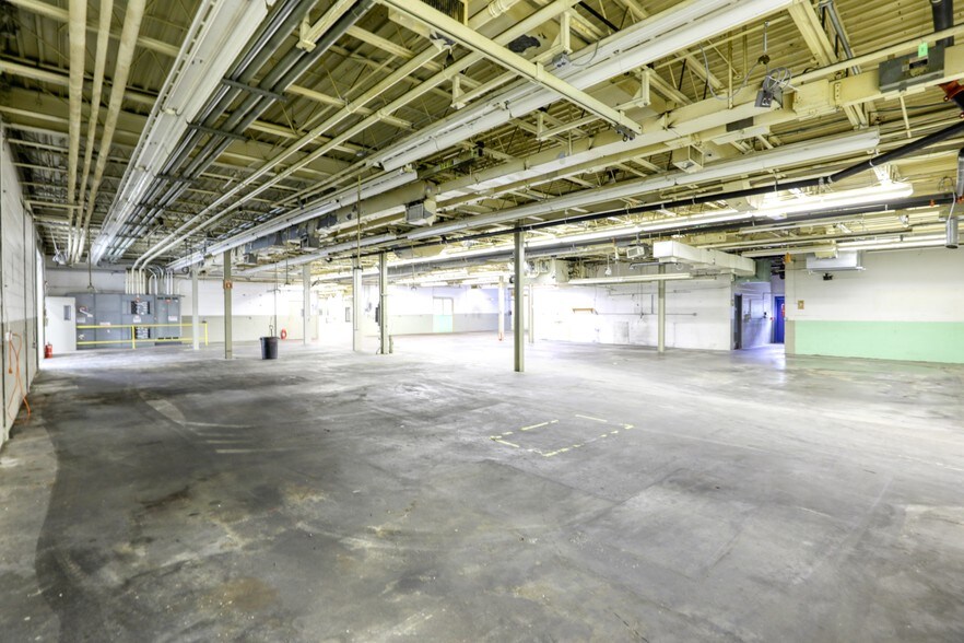 More Photos Of 109 Apremont Way, Westfield Manufacturing For Lease