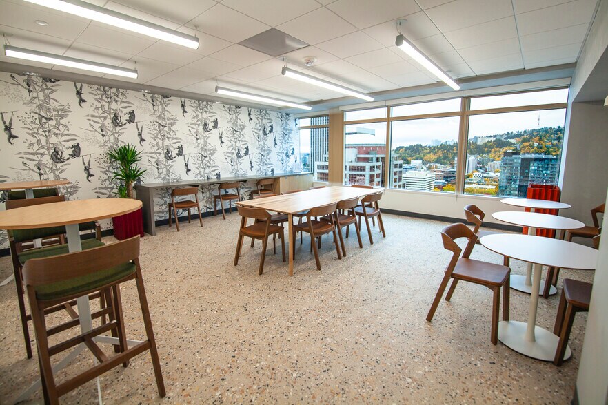 More Photos Of 805 SW Broadway, Portland Office For Lease