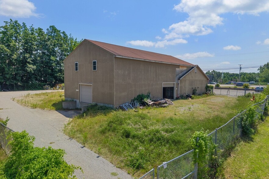 More Photos Of 1306 Main St, Sanford Storefront For Sale