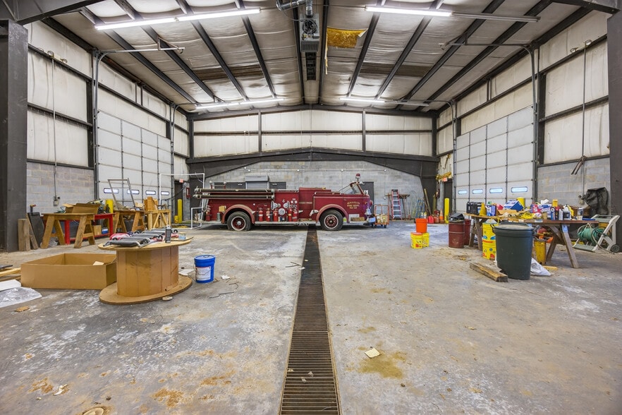 More Photos Of 6193 US Highway 220, Madison Flex For Sale