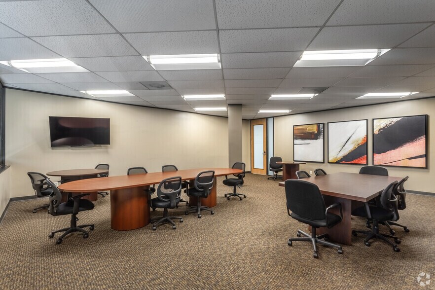 More Photos Of 14505 Torrey Chase Blvd, Houston Office For Lease