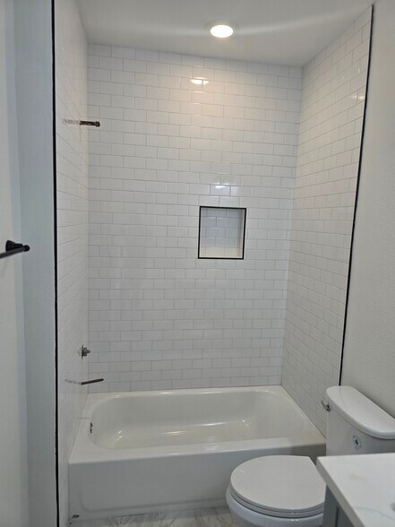 More Photos Of 4501 Newberry St, Houston Apartments For Sale