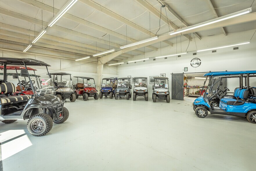 More Photos Of 631 W Us-98, Apalachicola General Retail For Sale