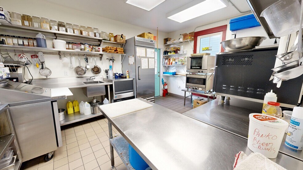 More Photos Of 310 N Talbot St, Saint Michaels Flex For Lease