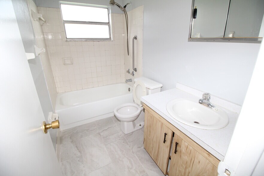 More Photos Of 12120-12162 SE 53rd Terrace Rd, Belleview Apartments For Sale