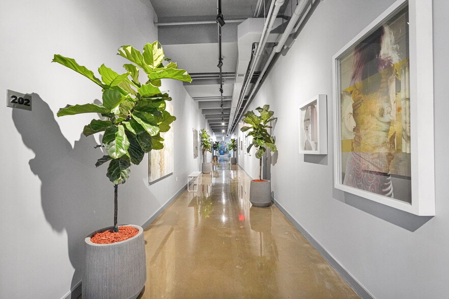 More Photos Of 2121 NW 2nd Ave, Miami Storefront Retail Office For Lease