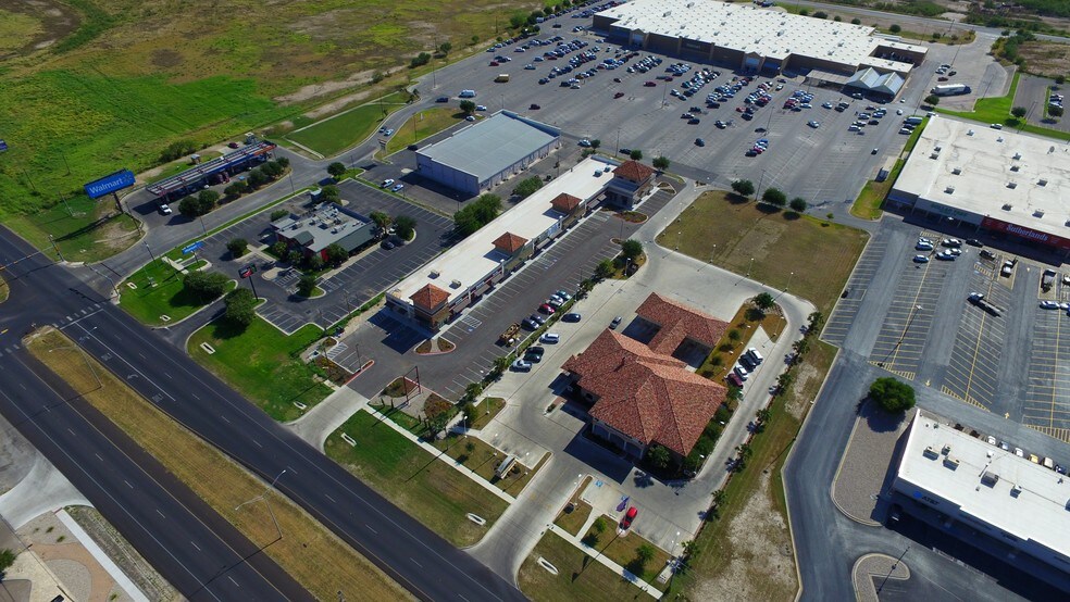 More Photos Of 2413 Veterans Blvd, Del Rio General Retail For Lease