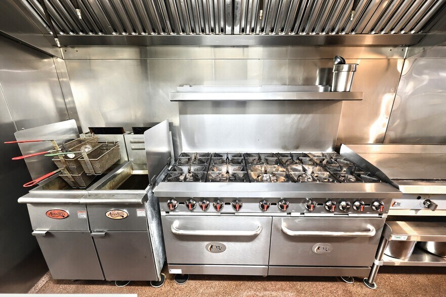 More Photos Of 21603 Middletown Rd, Freeland Freestanding For Sale