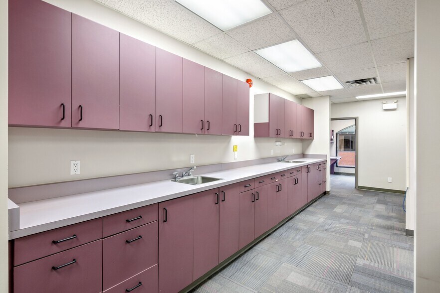 More Photos Of 100 Princess St, Kingston Medical For Lease