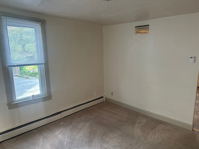More Photos Of 142 W Main St, Windsor Apartments For Sale