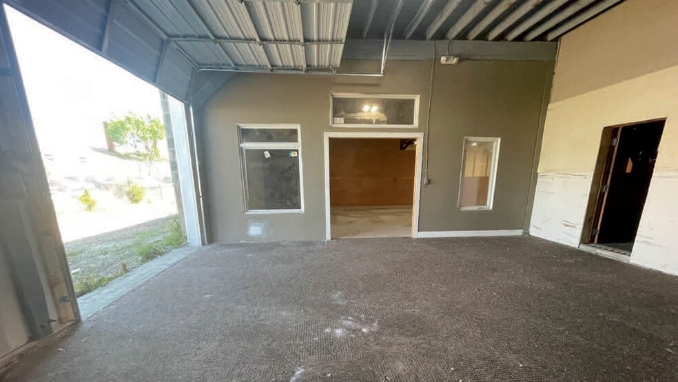 More Photos Of 844 N Raleigh St, Greensboro Warehouse For Lease