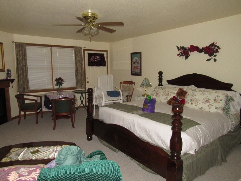 More Photos Of 4497 S US Highway 23, Greenbush Hotel For Sale