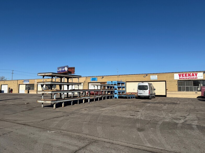 More Photos Of 2450-2560 N Washington Ave, Minneapolis Warehouse For Lease