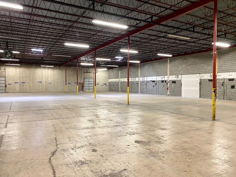 More Photos Of 8134 Interchange Pky, San Antonio Warehouse For Lease