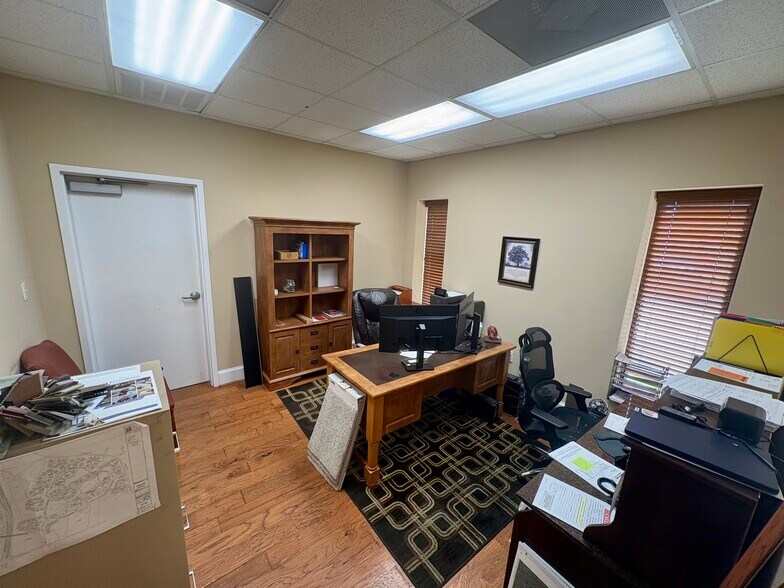 More Photos Of 6909 Burlington Rd, Whitsett Freestanding For Lease