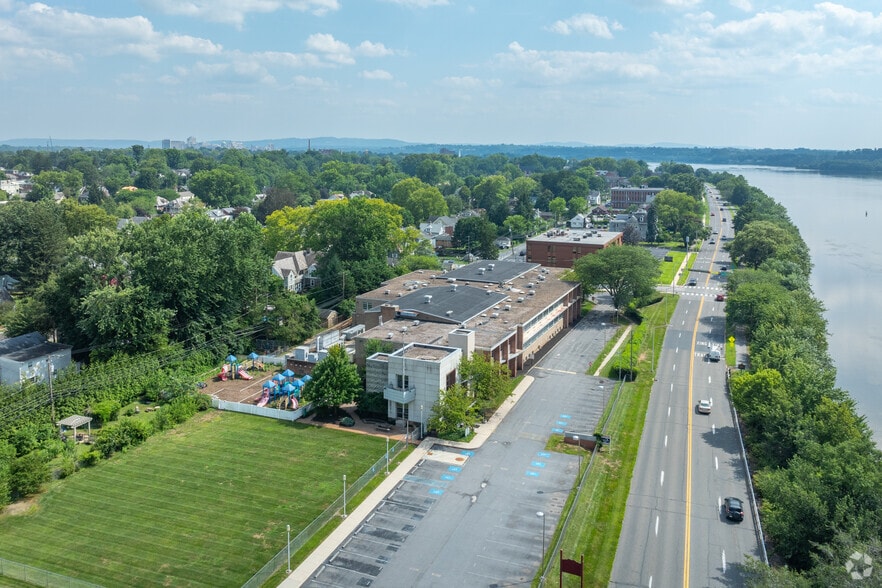 More Photos Of 3301 N Front St, Harrisburg Office For Sale