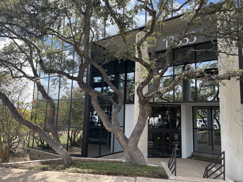 More Photos Of 13333 Blanco Rd, San Antonio Office For Lease