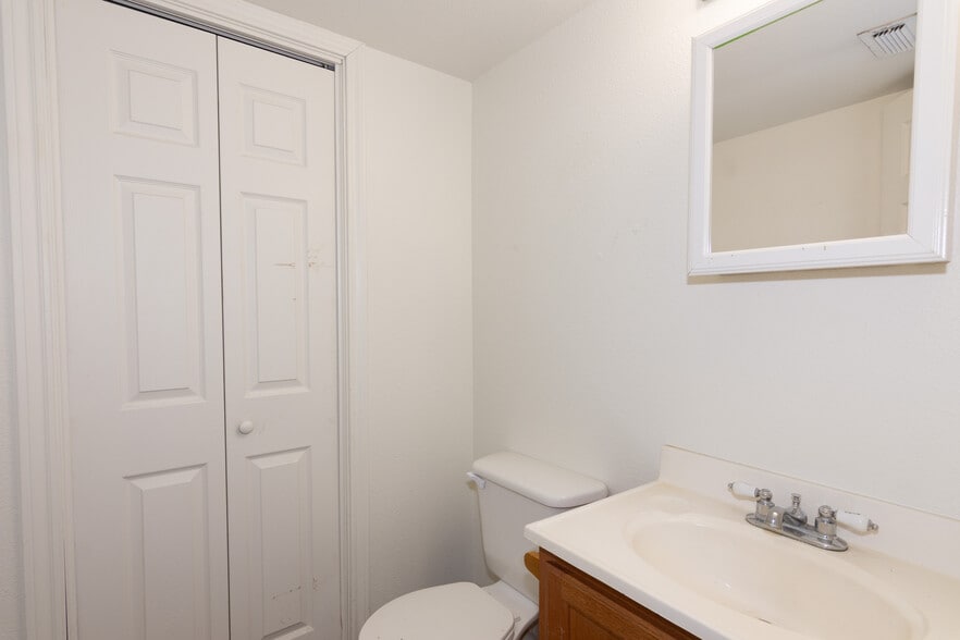 More Photos Of 114 Scofield Ave, Johnson City Apartments For Sale