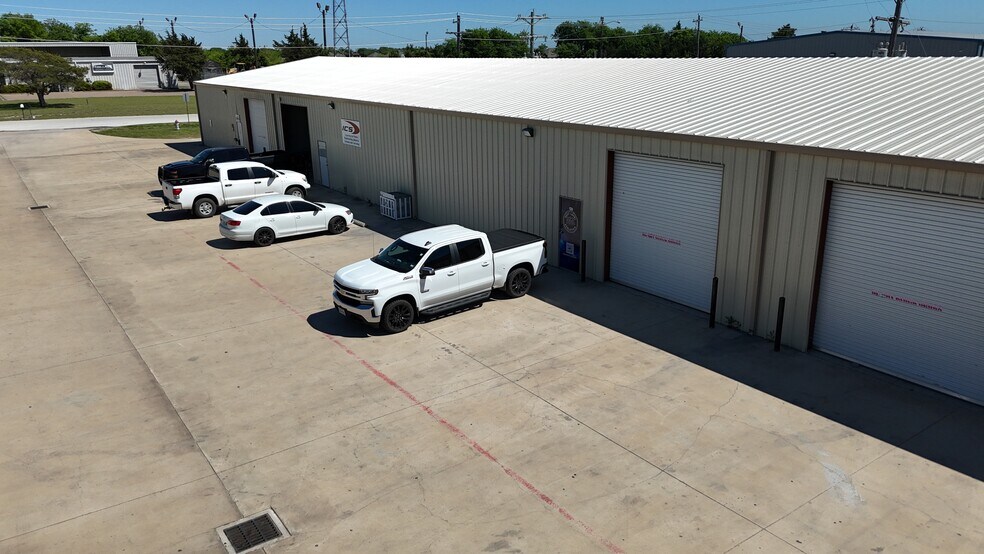 More Photos Of 681 Eastgate Rd, Midlothian Warehouse For Lease