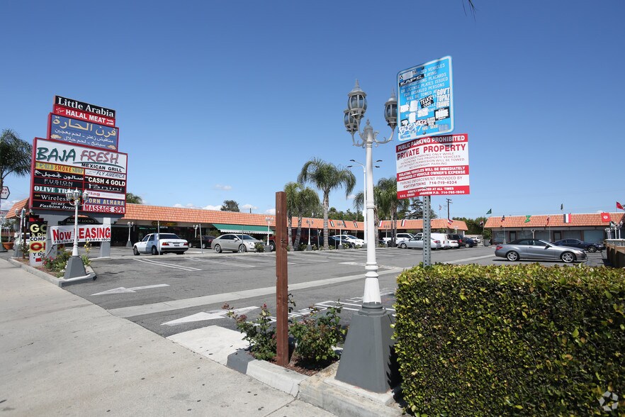 More Photos Of 512-518 S Brookhurst St, Anaheim Storefront For Lease