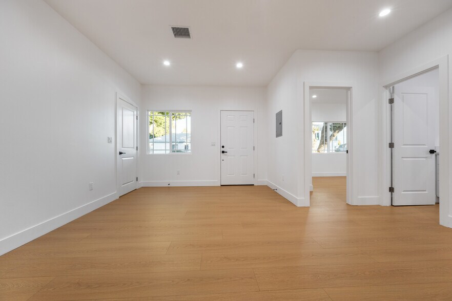 More Photos Of 758 E 84th St, Los Angeles Multifamily For Sale