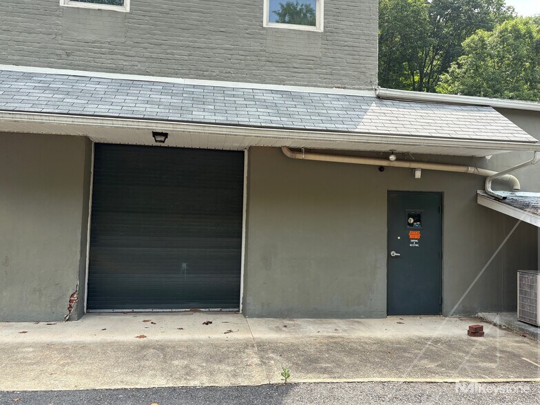 More Photos Of 2214 Farmington Ave, Boyertown Warehouse For Sale