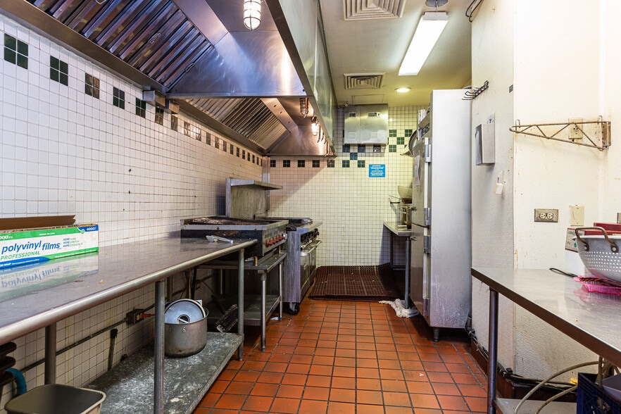 More Photos Of 150 Hegenberger Rd, Oakland Hotel For Sale