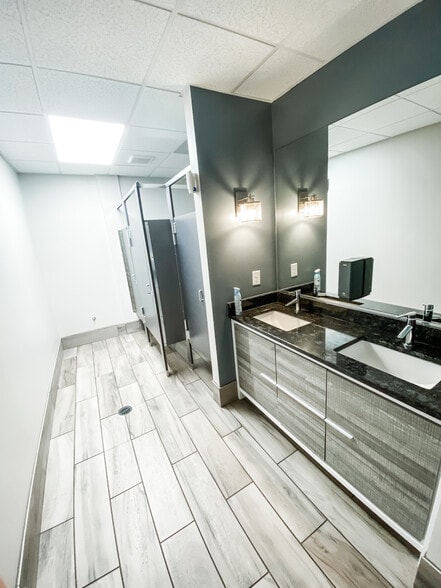 More Photos Of 2301 Stonehenge Dr, Raleigh Office For Lease