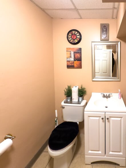 More Photos Of 401-417 E Oakwood Blvd, Chicago Apartments For Sale