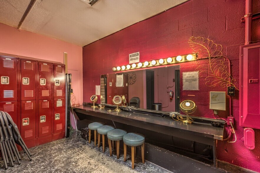 More Photos Of 311 E Flamingo Rd, Las Vegas Freestanding For Sale