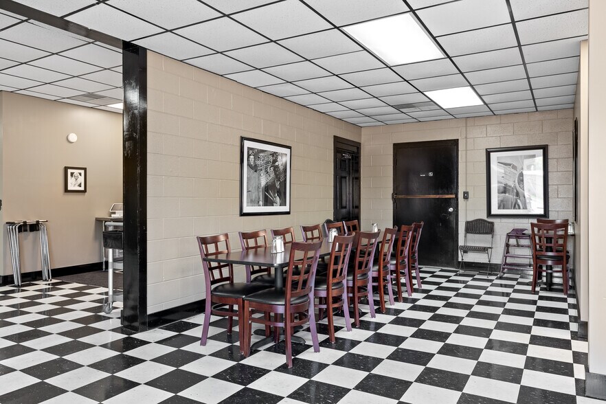 More Photos Of 8855 Dayton Pike, Soddy Daisy Restaurant For Lease