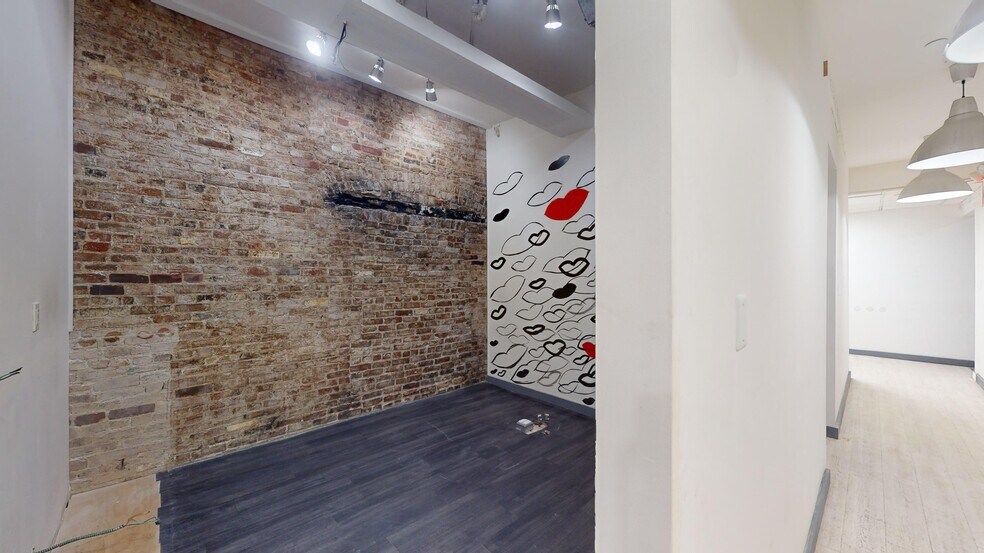 More Photos Of 20 Warren St, New York Medical For Lease