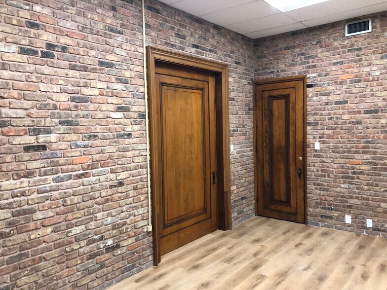 More Photos Of , Baton Rouge Office For Sale