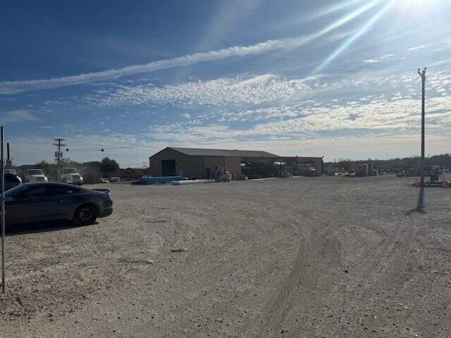 More Photos Of 200 Bunton Creek Rd, Kyle Distribution For Lease