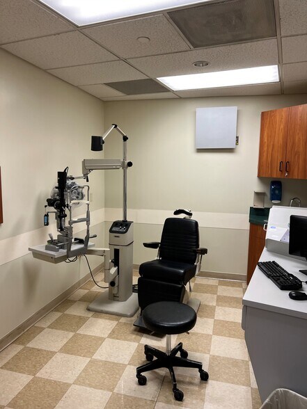 More Photos Of 2171 NOSTRAND Ave, Brooklyn Storefront Retail Office For Lease