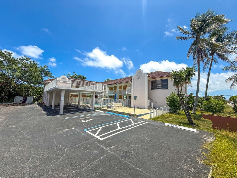 Primary Photo Of 1528 S Federal Hwy, Lake Worth Hotel For Sale