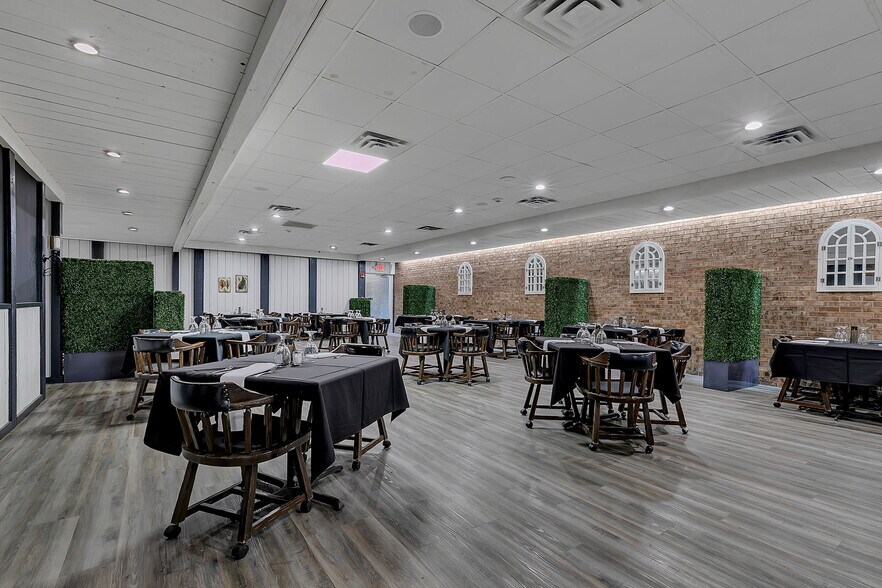 More Photos Of 200 E State 28 Hwy, Morris Hospitality For Sale