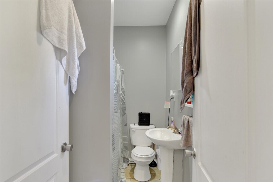 More Photos Of 33 S 18th St, Harrisburg Apartments For Sale