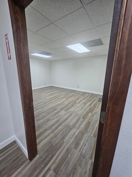 More Photos Of 14110 Transportation Ave, Laredo Distribution For Lease