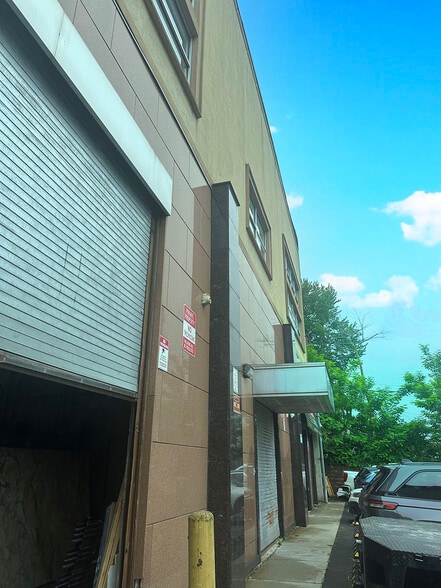 More Photos Of 526 Richmond Ter, Staten Island Industrial For Sale