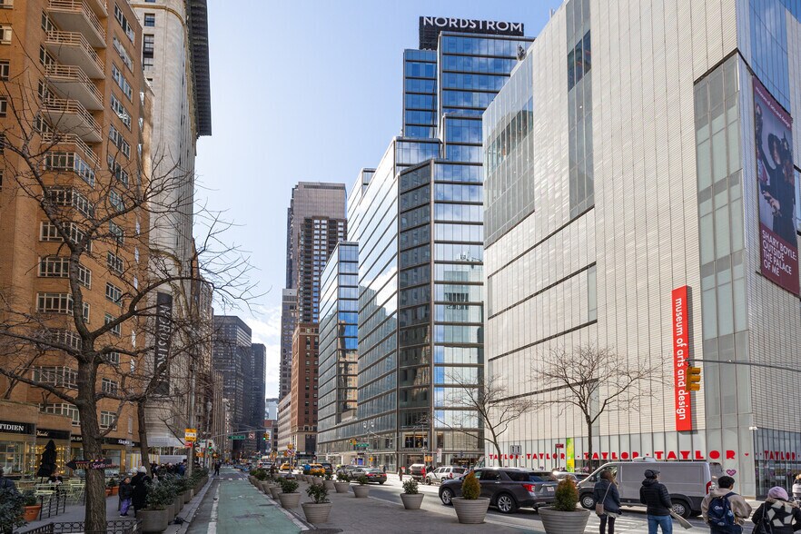 More Photos Of 3 Columbus Cir, New York Office For Lease