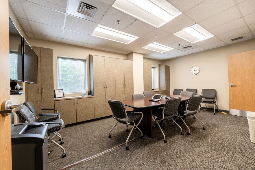 More Photos Of 149 Piper Ln, Georgetown Industrial For Lease