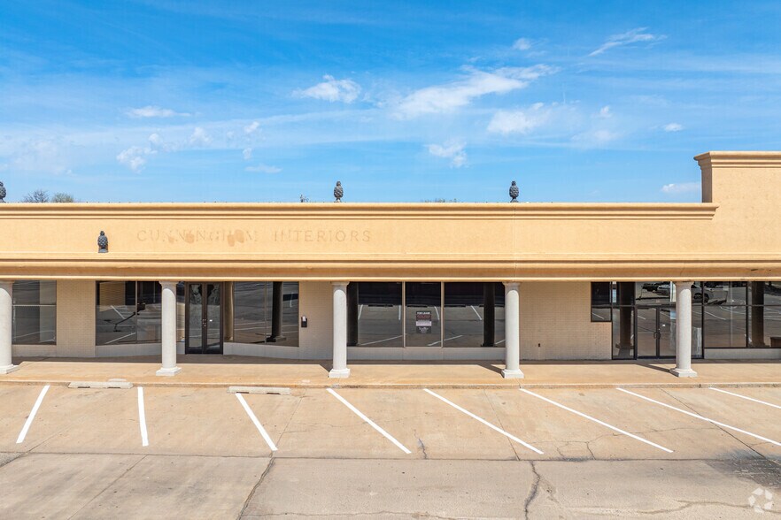 More Photos Of 2103 W Britton Rd, Oklahoma City Freestanding For Lease