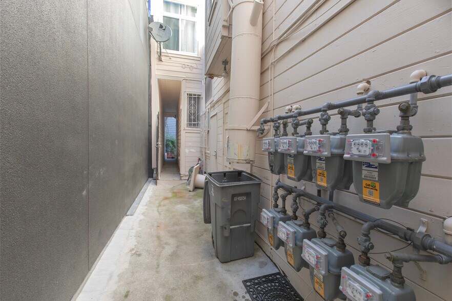 More Photos Of 1040-1042 Howard St, San Francisco Apartments For Sale